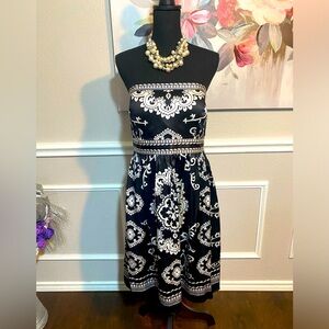 White House Black Market Knee-Length Cocktail Dress || Size 14 || Black & White